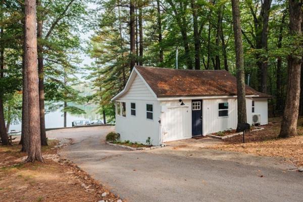 Arbutus Lake 3 Bedroom Cottage Травърс Сити Екстериор снимка