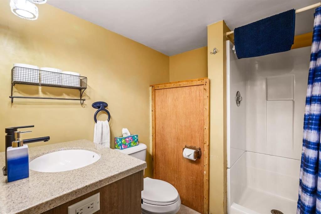 Arbutus Lake Retreat Травърс Сити Екстериор снимка