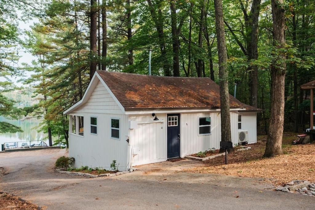 Arbutus Lake 3 Bedroom Cottage Травърс Сити Екстериор снимка
