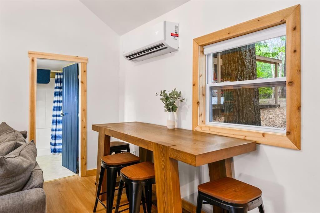 Arbutus Lake 3 Bedroom Cottage Травърс Сити Екстериор снимка